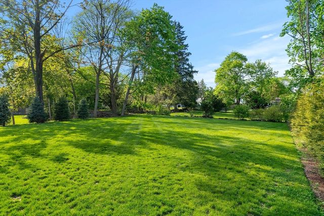 275 S Main St, Andover, MA 01810