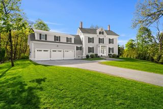 275 S Main St, Andover, MA 01810