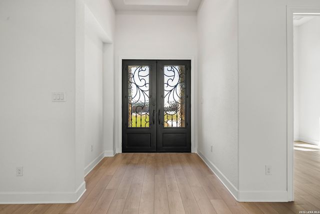 241 Stone Loop, Castroville, TX 78009