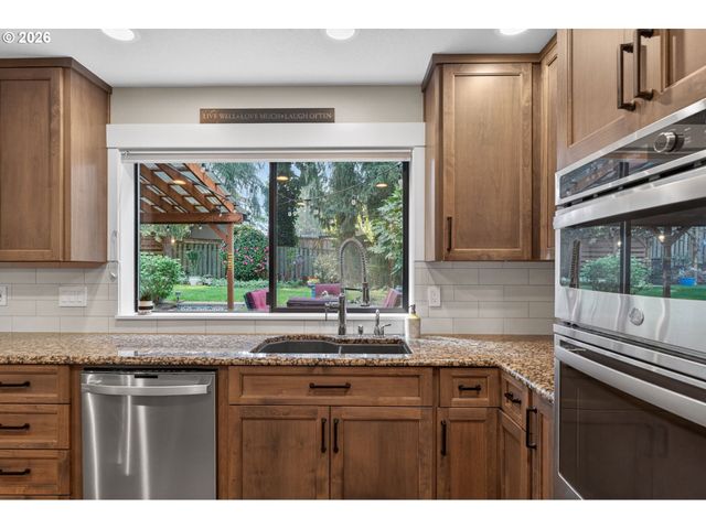 10217 Sw MORATOC Dr, Tualatin, OR 97062
