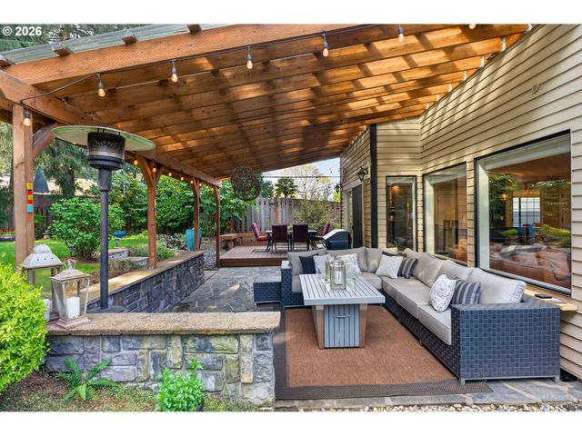 10217 Sw MORATOC Dr, Tualatin, OR 97062