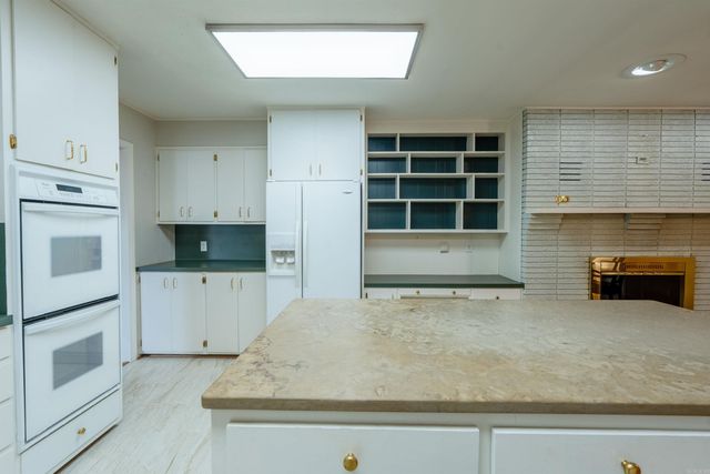 1023 Lakeshore Drive, Heber Springs, AR 72543