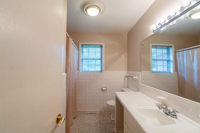 1023 Lakeshore Drive, Heber Springs, AR 72543