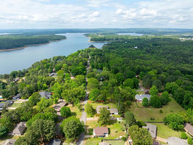 1023 Lakeshore Drive, Heber Springs, AR 72543