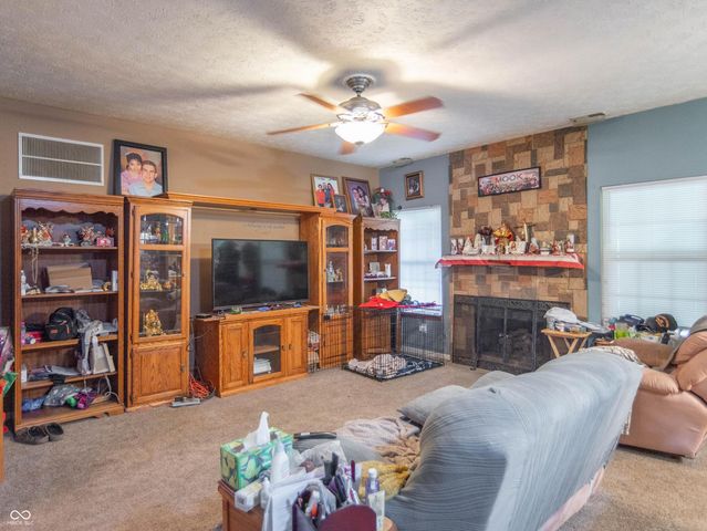 8232 Cardinal Court, Avon, IN 46123