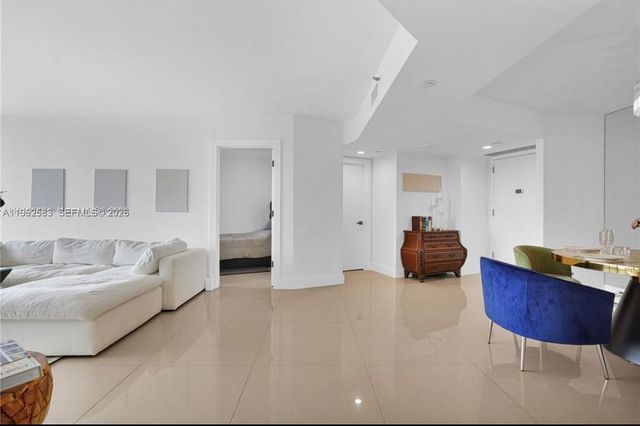 1000 W Island Blvd 2508, Aventura, FL 33160