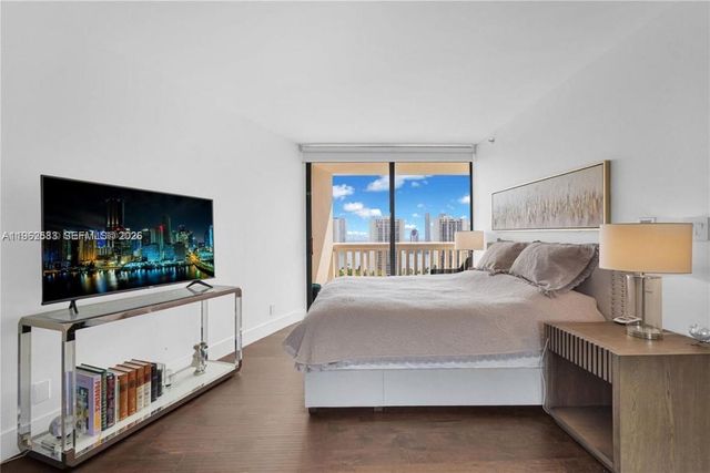 1000 W Island Blvd 2508, Aventura, FL 33160