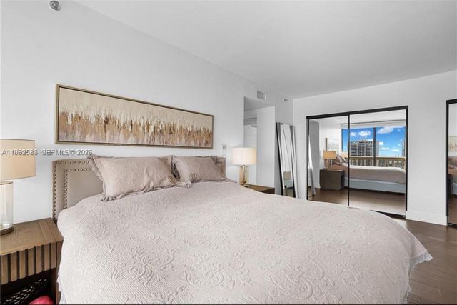 1000 W Island Blvd 2508, Aventura, FL 33160