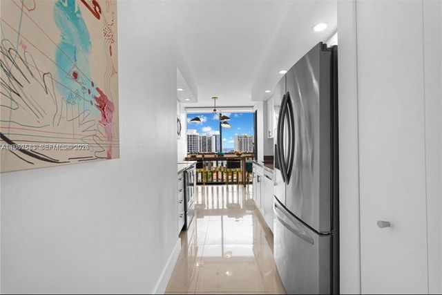 1000 W Island Blvd 2508, Aventura, FL 33160