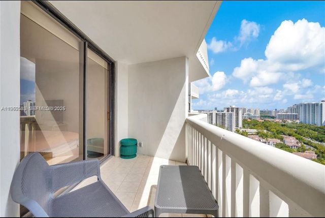 1000 W Island Blvd 2508, Aventura, FL 33160