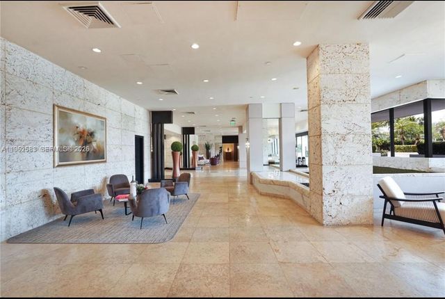 1000 W Island Blvd 2508, Aventura, FL 33160