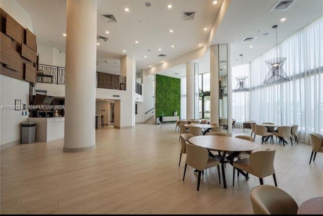 1000 W Island Blvd 2508, Aventura, FL 33160