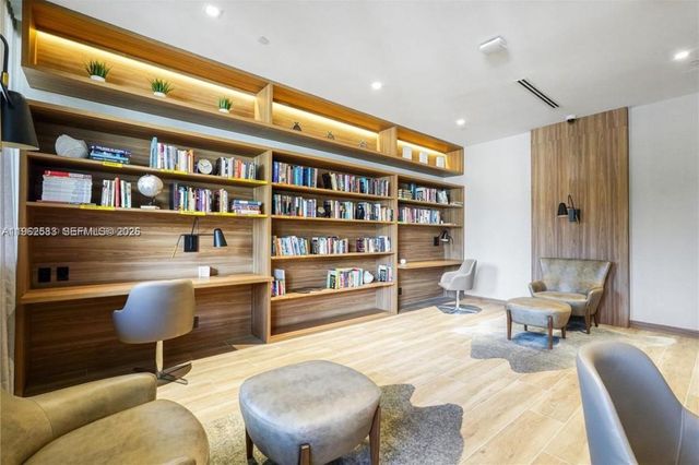 1000 W Island Blvd 2508, Aventura, FL 33160