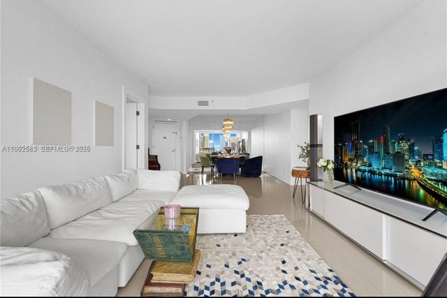 1000 W Island Blvd 2508, Aventura, FL 33160