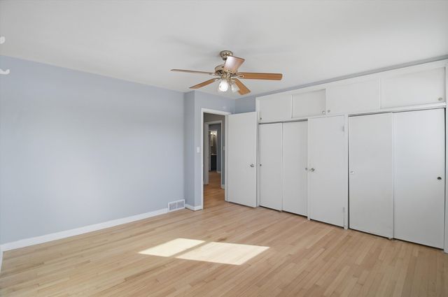 534 Desmond Drive, Woodstock, IL 60098