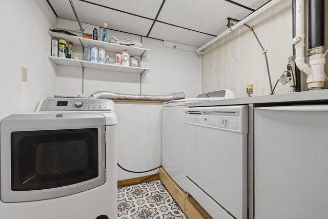 128 Derby St, Worcester, MA 01604