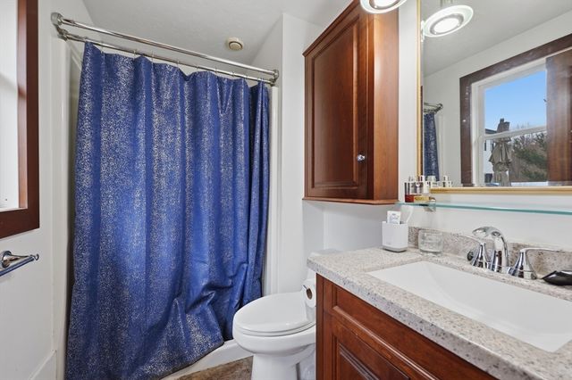 128 Derby St, Worcester, MA 01604