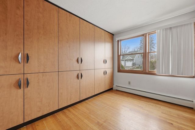 128 Derby St, Worcester, MA 01604