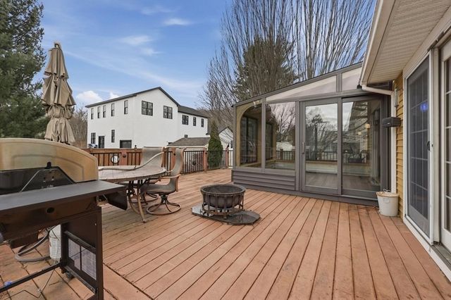 128 Derby St, Worcester, MA 01604