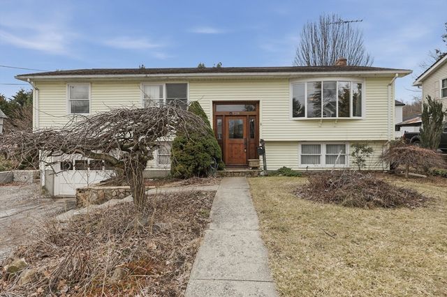 128 Derby St, Worcester, MA 01604