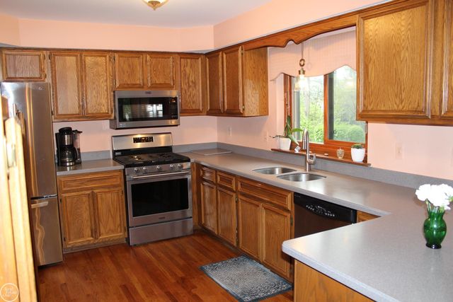 20081 Calumet Drive, Clinton Twp, MI 48038