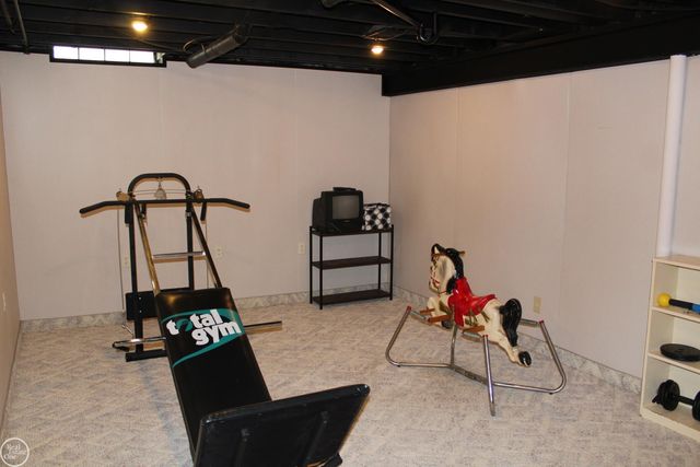 20081 Calumet Drive, Clinton Twp, MI 48038