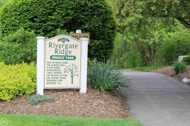 20081 Calumet Drive, Clinton Twp, MI 48038