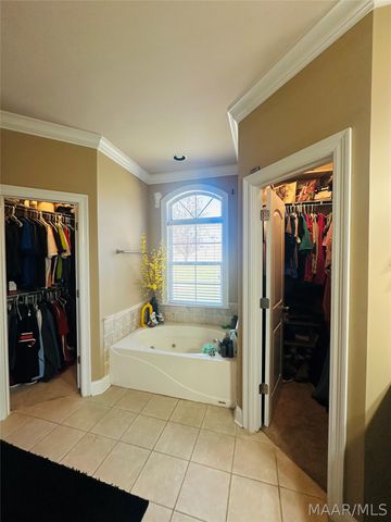 94 Sunnybrook Court, Deatsville, AL 36022