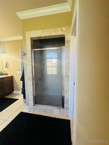 94 Sunnybrook Court, Deatsville, AL 36022