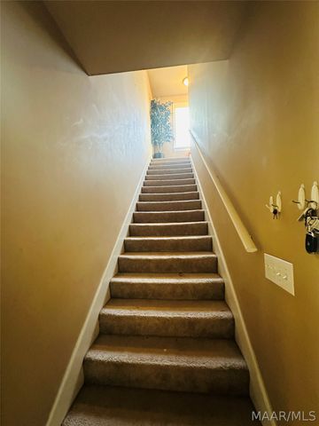 94 Sunnybrook Court, Deatsville, AL 36022