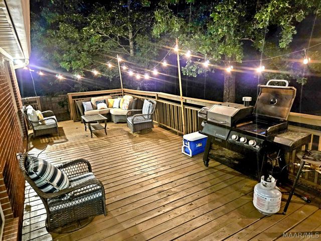 94 Sunnybrook Court, Deatsville, AL 36022