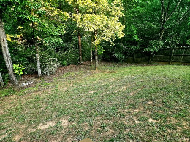 94 Sunnybrook Court, Deatsville, AL 36022