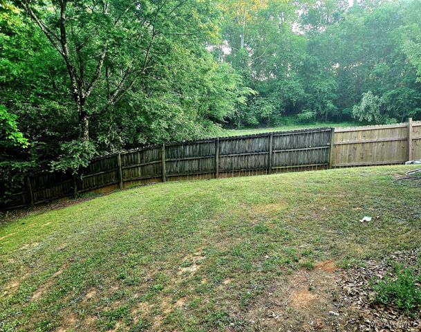 94 Sunnybrook Court, Deatsville, AL 36022