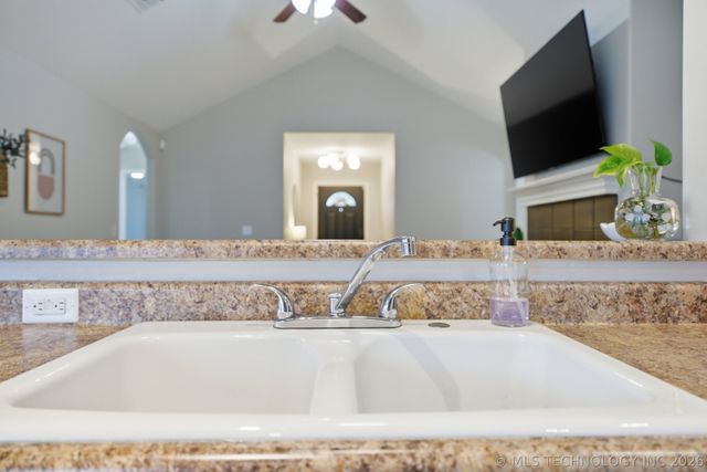10324 S Olmsted Place, Jenks, OK 74037