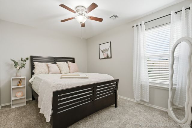 10324 S Olmsted Place, Jenks, OK 74037