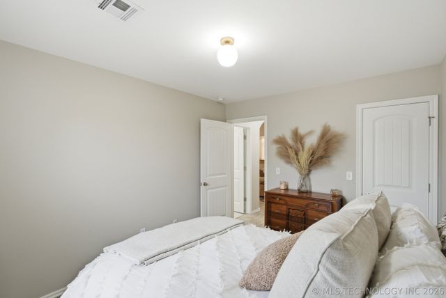 10324 S Olmsted Place, Jenks, OK 74037