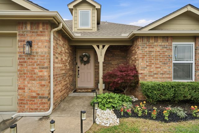 10324 S Olmsted Place, Jenks, OK 74037