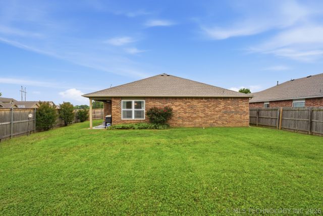 10324 S Olmsted Place, Jenks, OK 74037