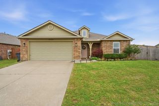 10324 S Olmsted Place, Jenks, OK 74037