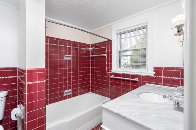 300 HIGHLAND AVE, Staunton, VA 24401