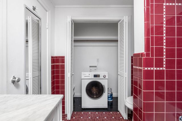 300 HIGHLAND AVE, Staunton, VA 24401