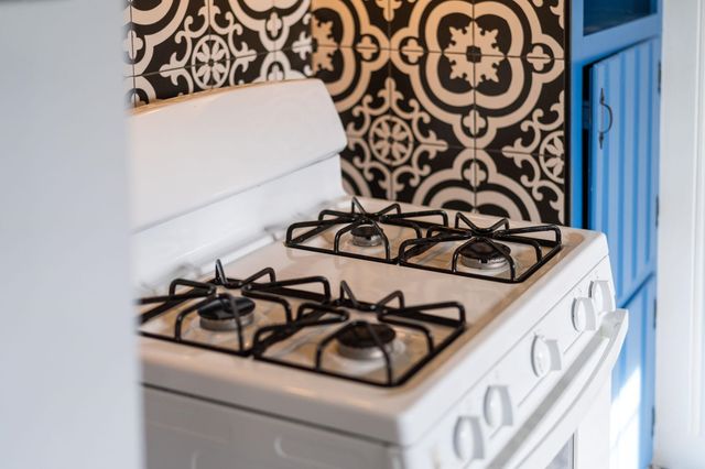 300 HIGHLAND AVE, Staunton, VA 24401