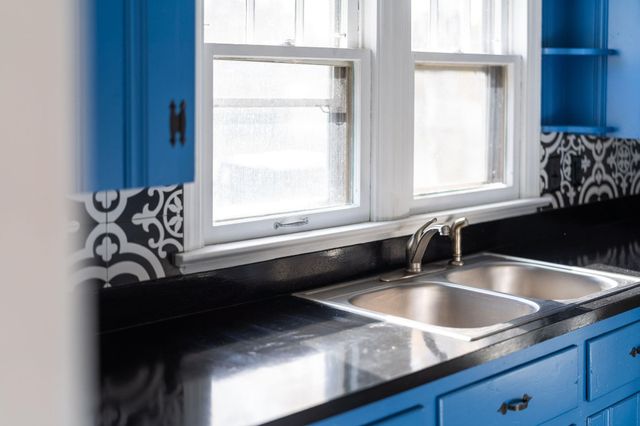 300 HIGHLAND AVE, Staunton, VA 24401