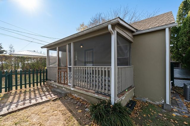 300 HIGHLAND AVE, Staunton, VA 24401