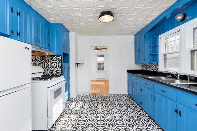 300 HIGHLAND AVE, Staunton, VA 24401