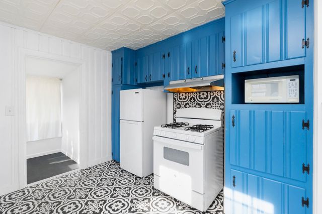 300 HIGHLAND AVE, Staunton, VA 24401