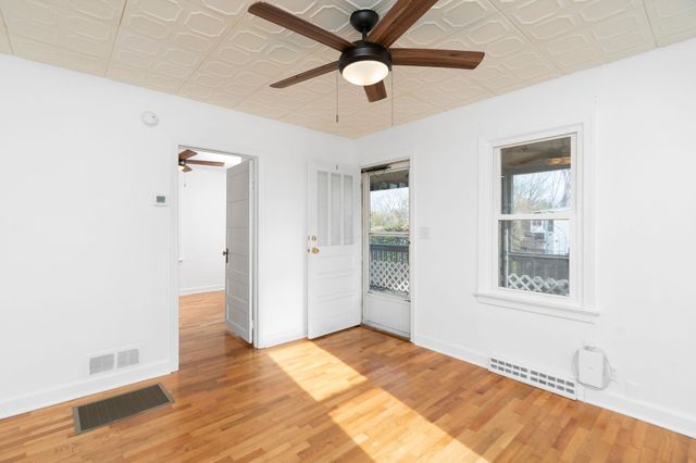 300 HIGHLAND AVE, Staunton, VA 24401