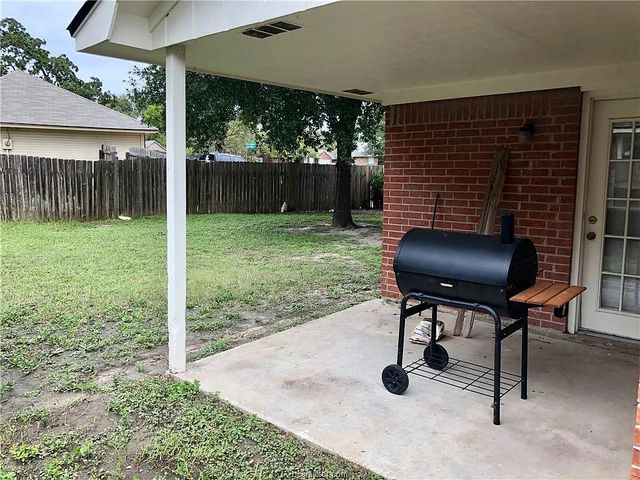 1111 Hardwood Lane, College Station, TX 77840