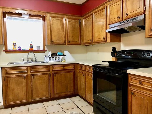 1111 Hardwood Lane, College Station, TX 77840