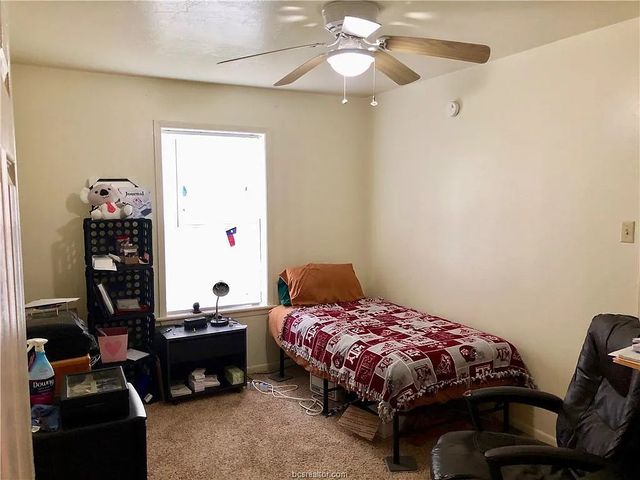 1111 Hardwood Lane, College Station, TX 77840